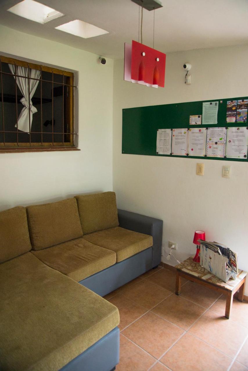 Feliza Hostel Villa Carlos Paz Extérieur photo